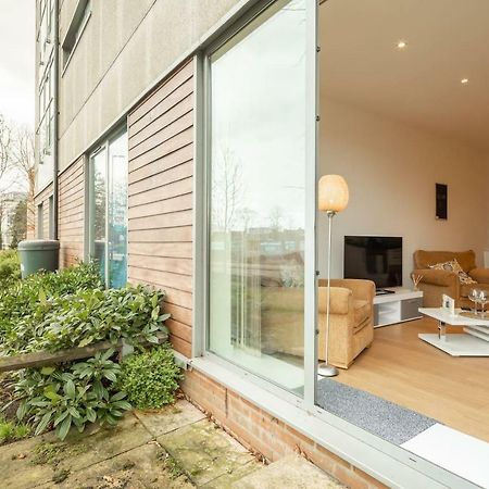 Central Bedford: Two Bedrooms, Breakfast Basket 外观 照片