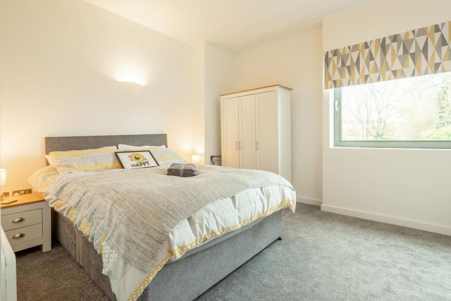 Central Bedford: Two Bedrooms, Breakfast Basket 外观 照片