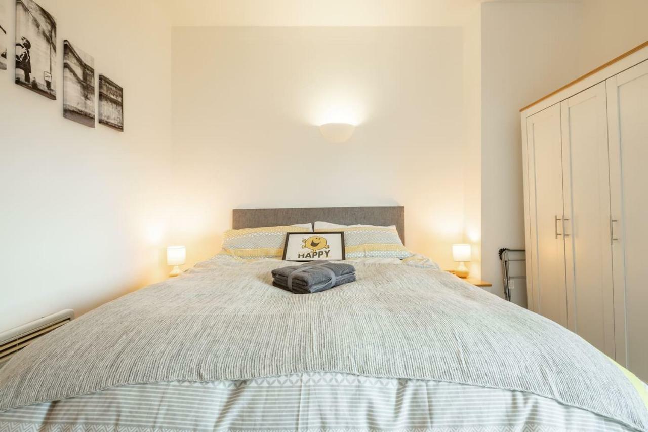 Central Bedford: Two Bedrooms, Breakfast Basket 外观 照片