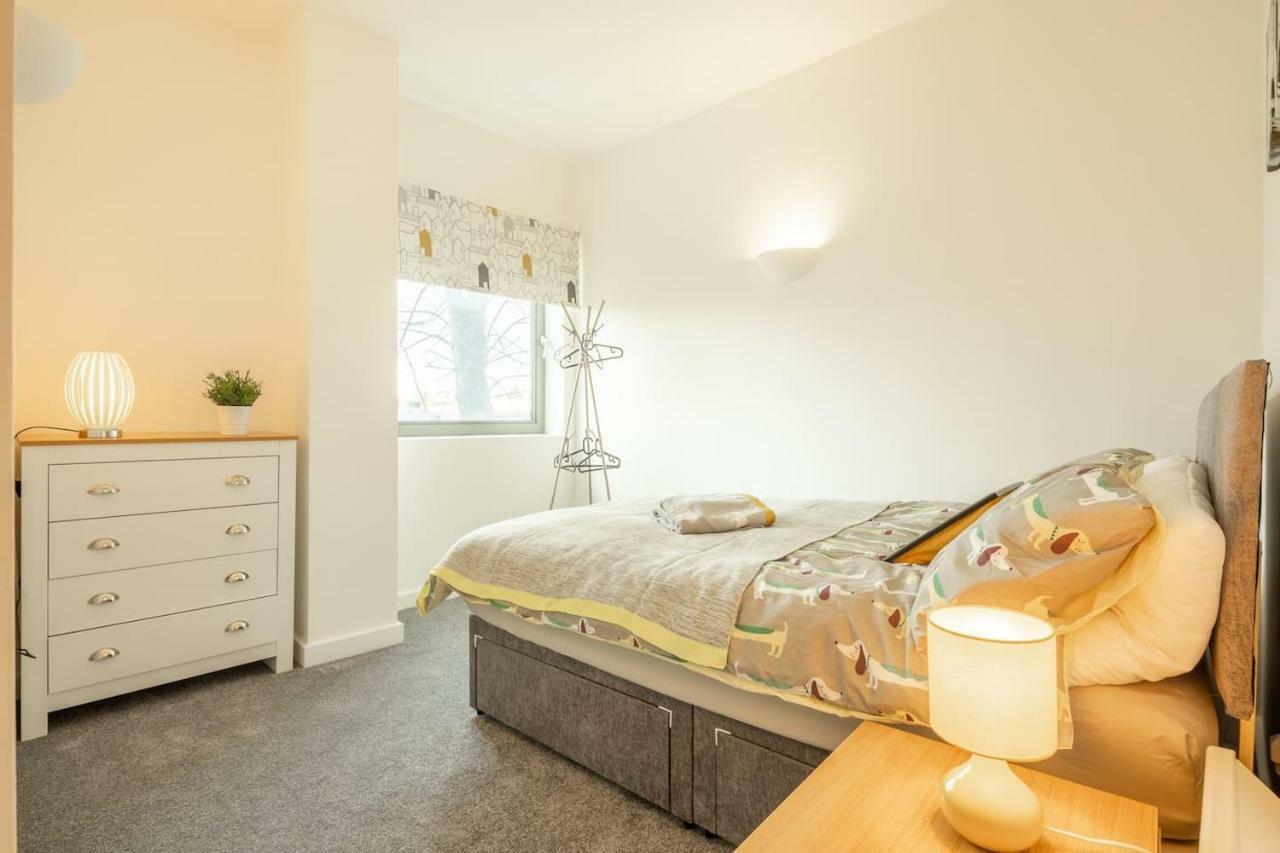 Central Bedford: Two Bedrooms, Breakfast Basket 外观 照片