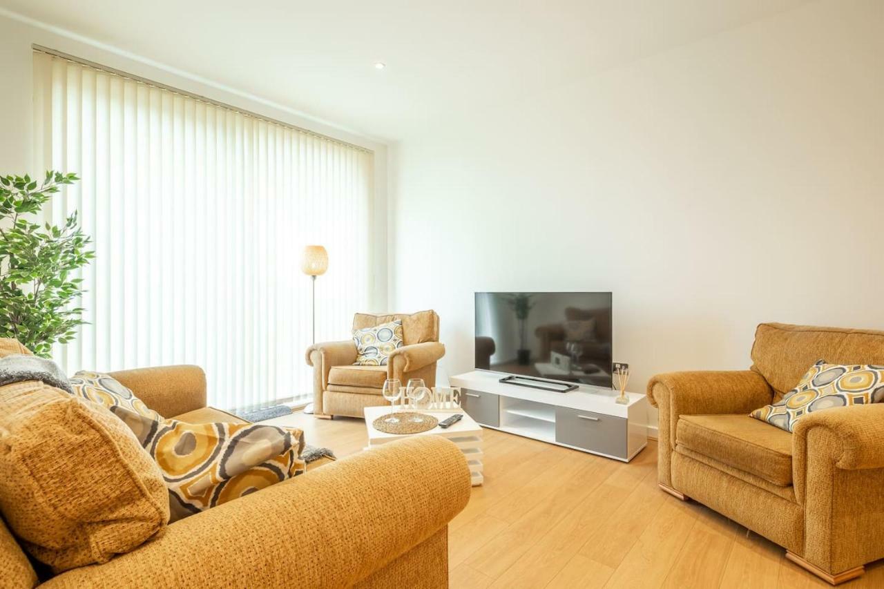 Central Bedford: Two Bedrooms, Breakfast Basket 外观 照片